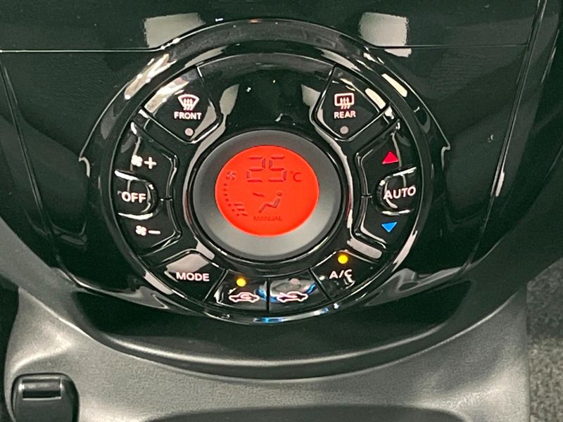 2017 Nissan Note DAA-HE12 (UW-6a6d635df4125)[21]