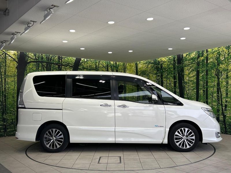 2015 Nissan Serena DAA-HFC26 (UW-6a6d636ec04fb)[25]
