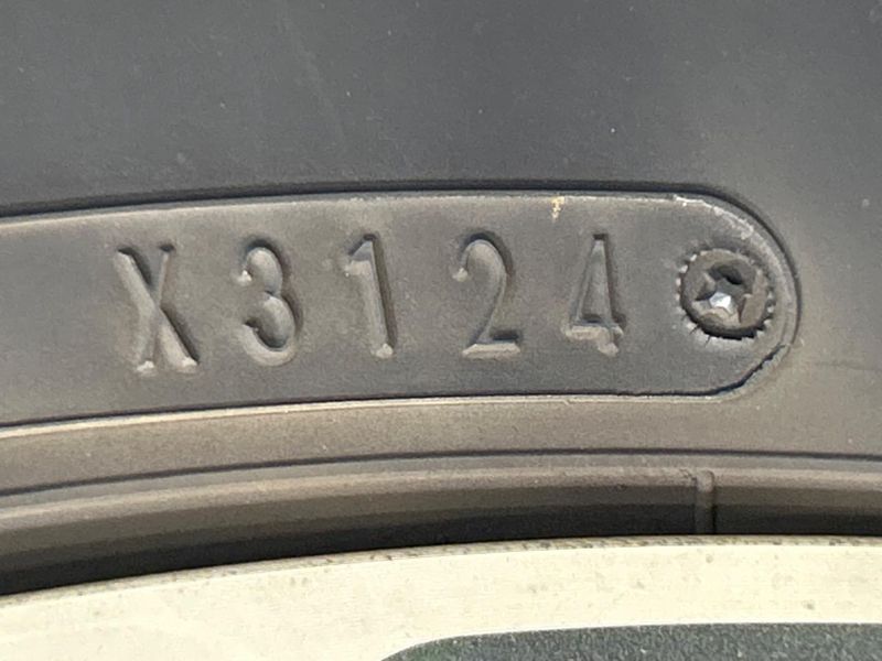 2015 Nissan Serena DAA-HFC26 (UW-6a6d636ec04fb)[18]