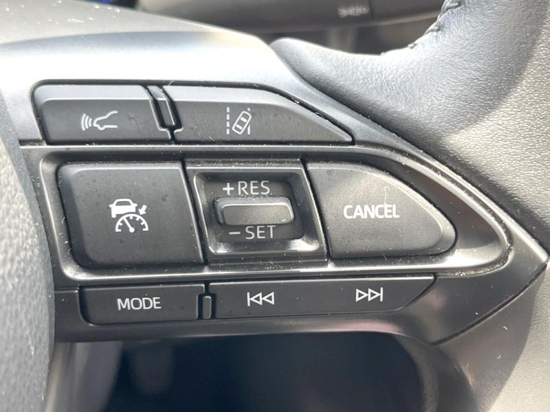 2022 Toyota Yaris Cross 6AA-MXPJ10 (UW-6a6d64fb3923c)[24]