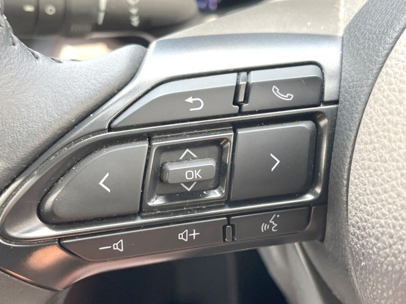 2022 Toyota Yaris Cross 6AA-MXPJ10 (UW-6a6d64fb3923c)[23]