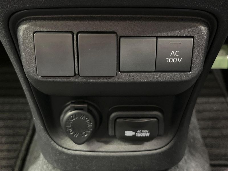 2023 Toyota Sienta 6AA-MXPL10G (UW-6a6d650f65f52)[27]