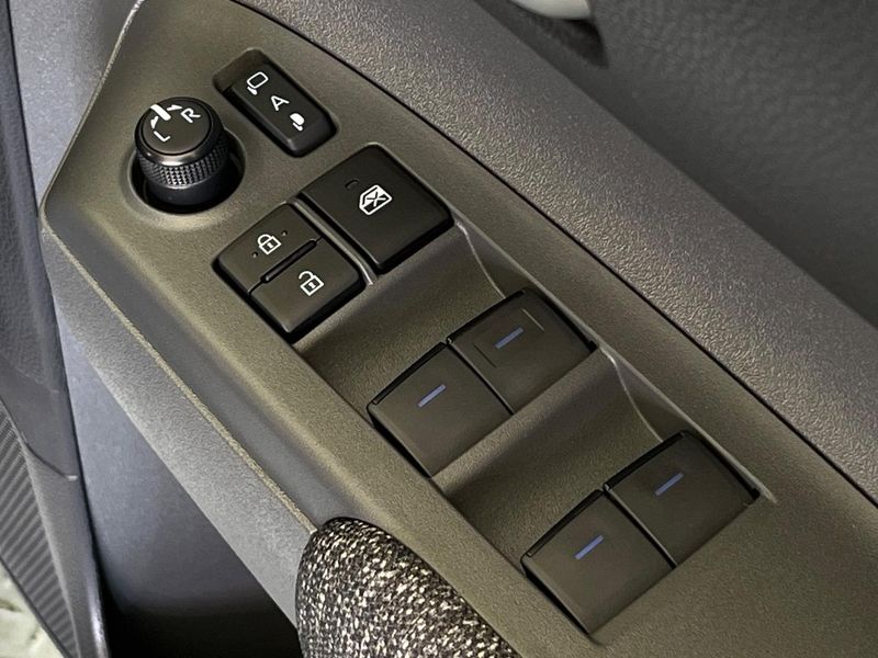2026 Toyota Sienta 6AA-MXPL10G (UW-6a6d651731ebe)[25]