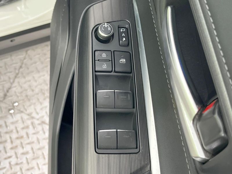 2021 Toyota Harrier 6BA-MXUA80 (UW-6a6d651b49b49)[22]