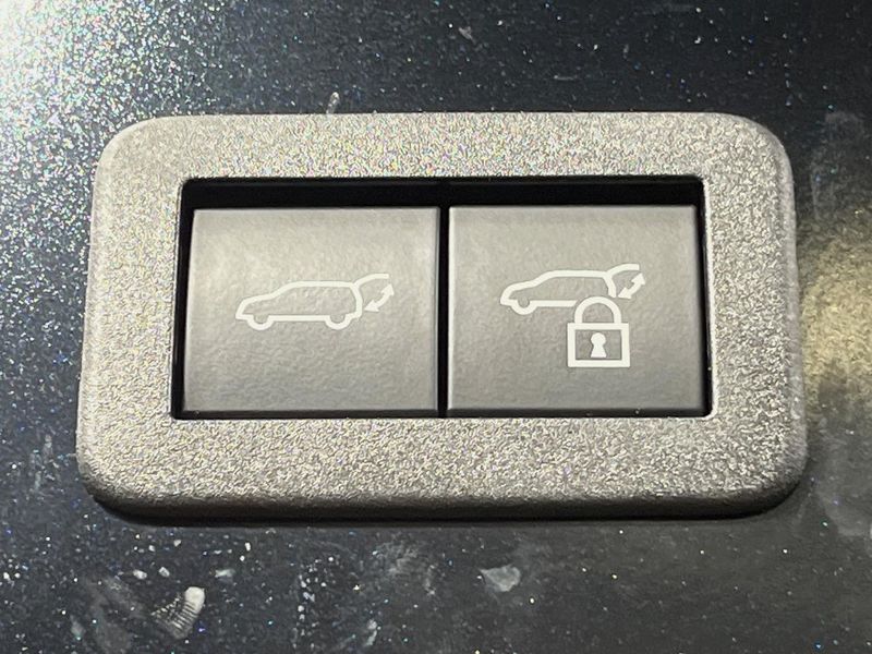 2023 Toyota Prius 6AA-MXWH60 (UW-6a6d6528e4483)[14]