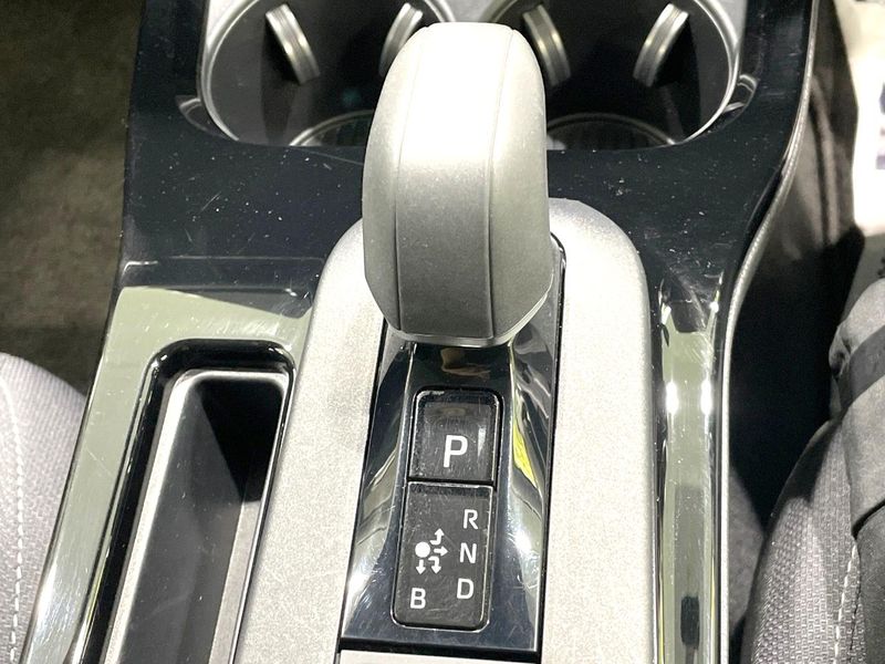 2025 Toyota Prius 6AA-MXWH60 (UW-6a6d652d5003e)[17]