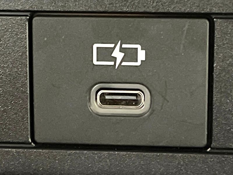 2025 Toyota Prius 6AA-MXWH60 (UW-6a6d652d5003e)[18]