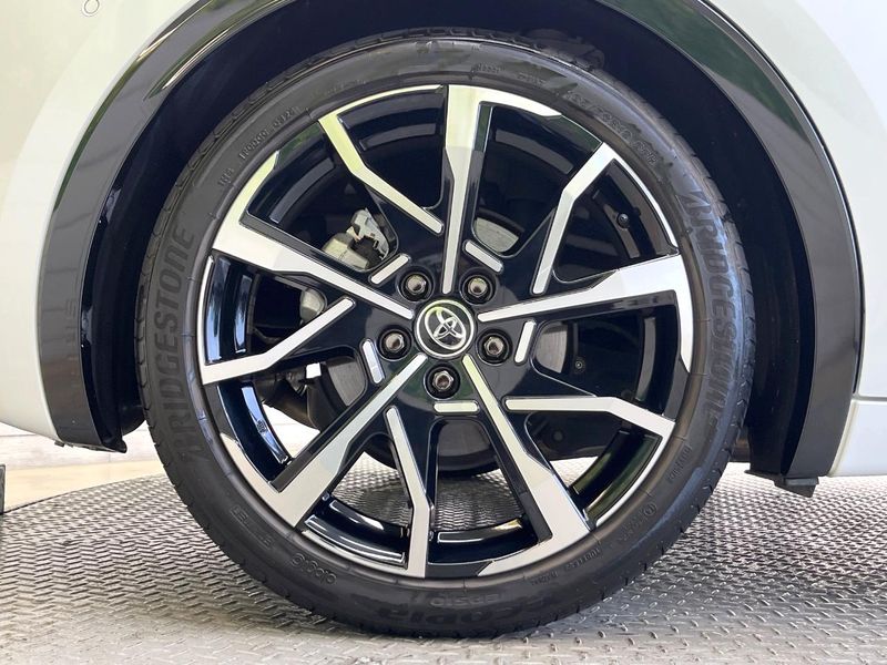2024 Toyota Prius 6LA-MXWH61 (UW-6a6d652f9a2f4)[14]