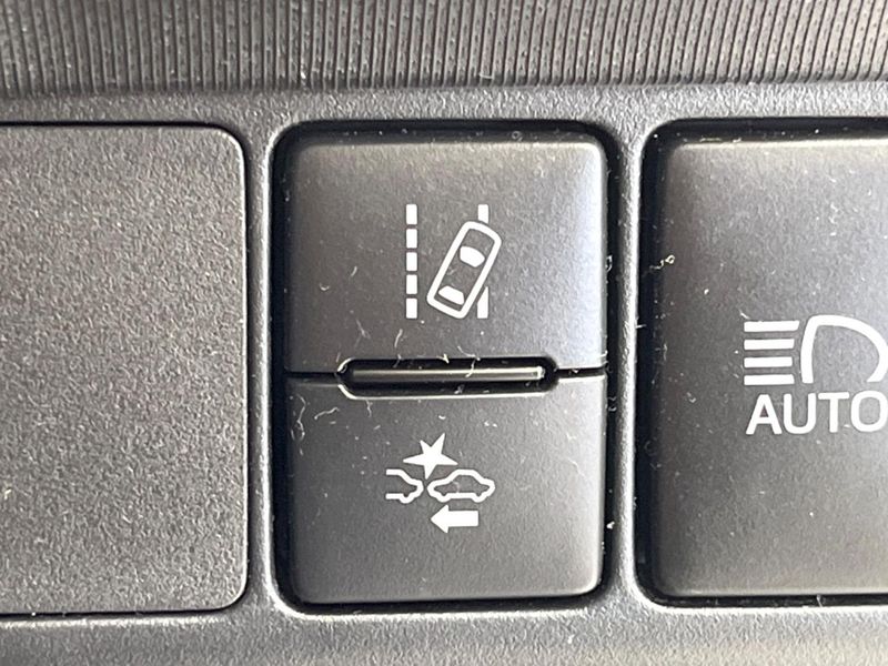 2017 Toyota Aqua DAA-NHP10 (UW-6a6d654c8ea58)[9]