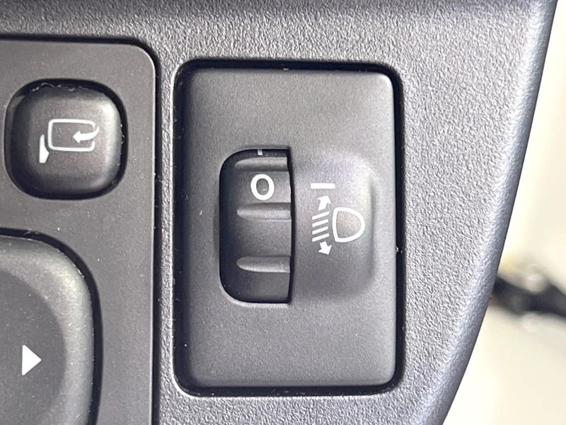 2017 Toyota Aqua DAA-NHP10 (UW-6a6d654c8ea58)[6]