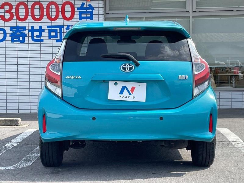 2017 Toyota Aqua DAA-NHP10 (UW-6a6d654d34353)[6]