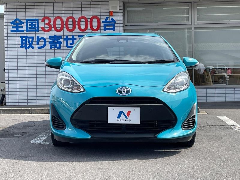 2017 Toyota Aqua DAA-NHP10 (UW-6a6d654d34353)[10]