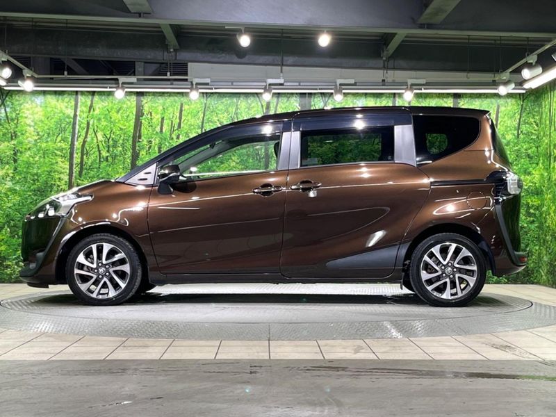 2017 Toyota Sienta DAA-NHP170G (UW-6a6d65537ca76)[9]