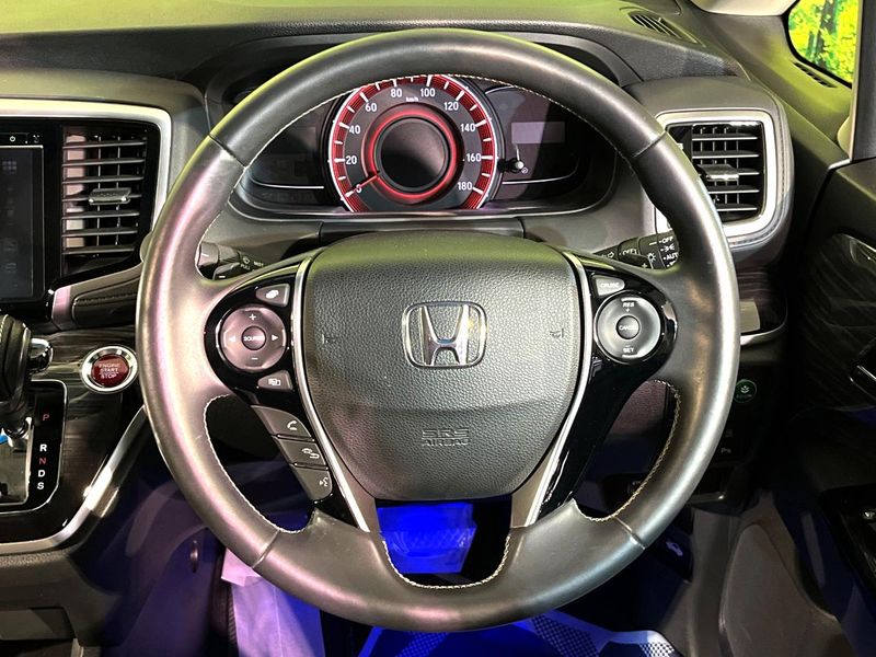 2014 Honda Odyssey DBA-RC2 (UW-6a6d656ce3d2b)[5]