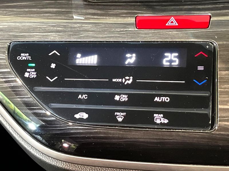 2014 Honda Odyssey DBA-RC2 (UW-6a6d656ce3d2b)[17]