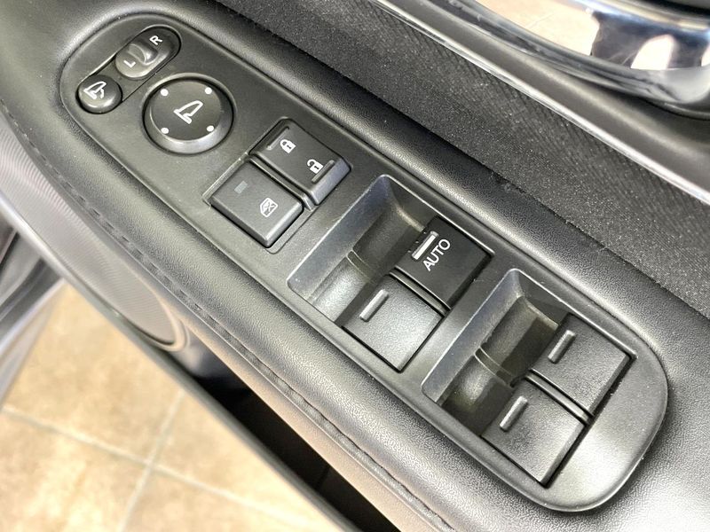2015 Honda Vezel DAA-RU3 (UW-6a6d6579a4ac5)[21]