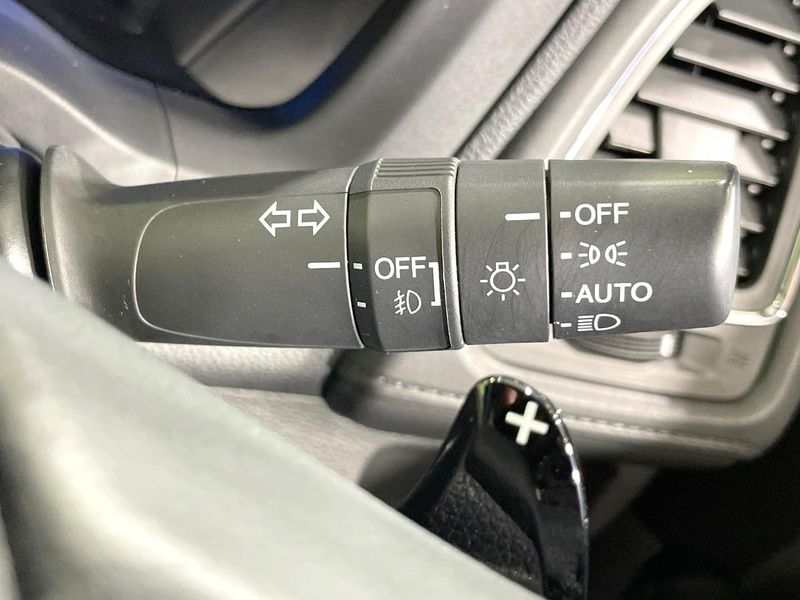 2015 Honda Vezel DAA-RU3 (UW-6a6d6579a4ac5)[28]