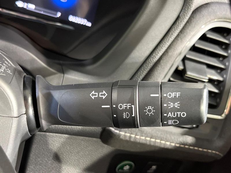 2016 Honda Vezel DAA-RU3 (UW-6a6d657b0e177)[25]