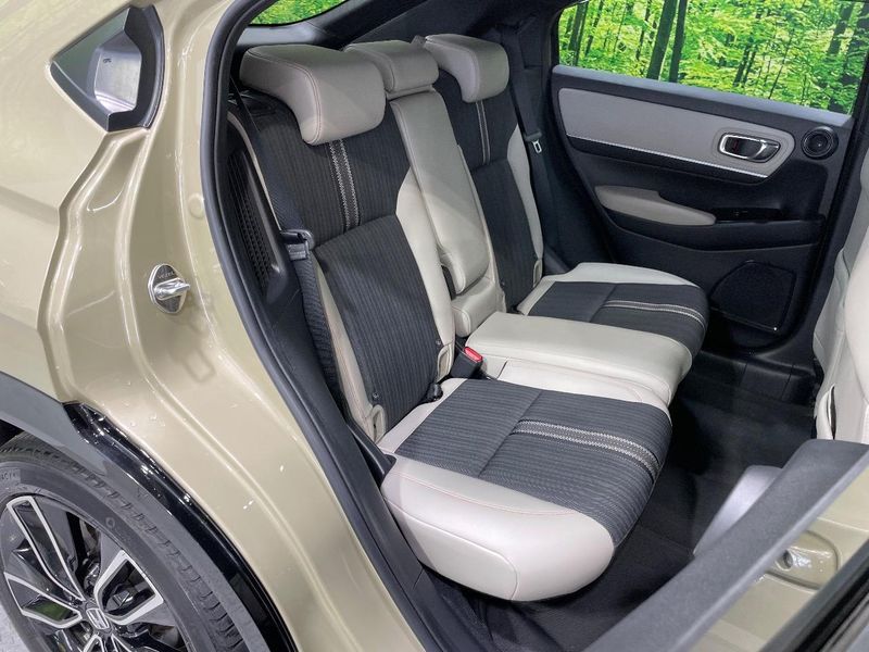 2021 Honda Vezel 6AA-RV5 (UW-6a6d65805a9df)[24]