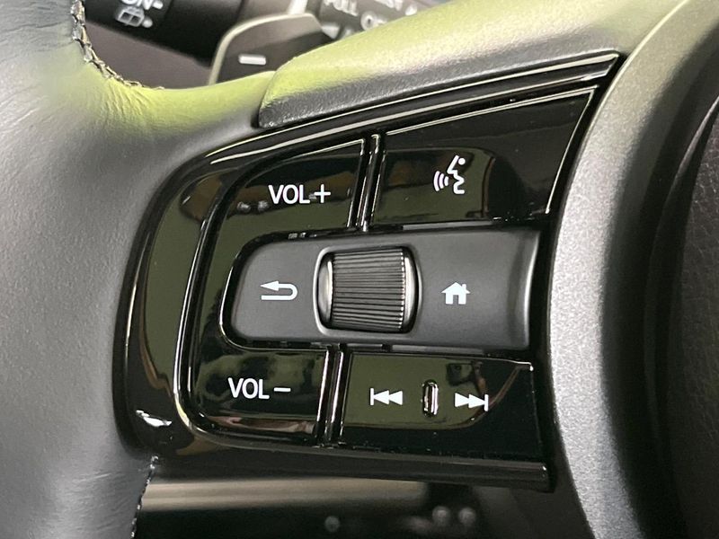 2022 Honda Vezel 6AA-RV5 (UW-6a6d65850487a)[21]