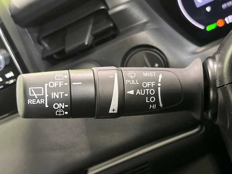 2022 Honda Vezel 6AA-RV5 (UW-6a6d65850487a)[17]