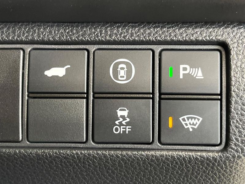 2022 Honda Vezel 6AA-RV5 (UW-6a6d65850487a)[28]