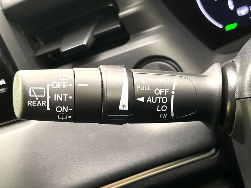 2023 Honda Vezel 6AA-RV5 (UW-6a6d658764504)[18]