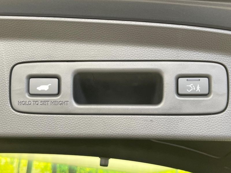 2023 Honda Vezel 6AA-RV5 (UW-6a6d6588192cd)[27]