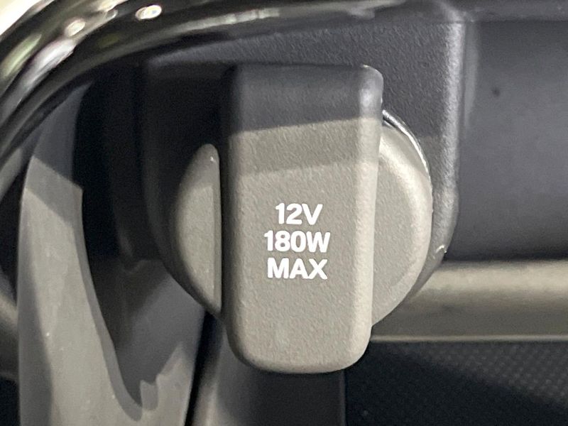 2022 Honda Vezel 6AA-RV6 (UW-6a6d658f64ed3)[21]