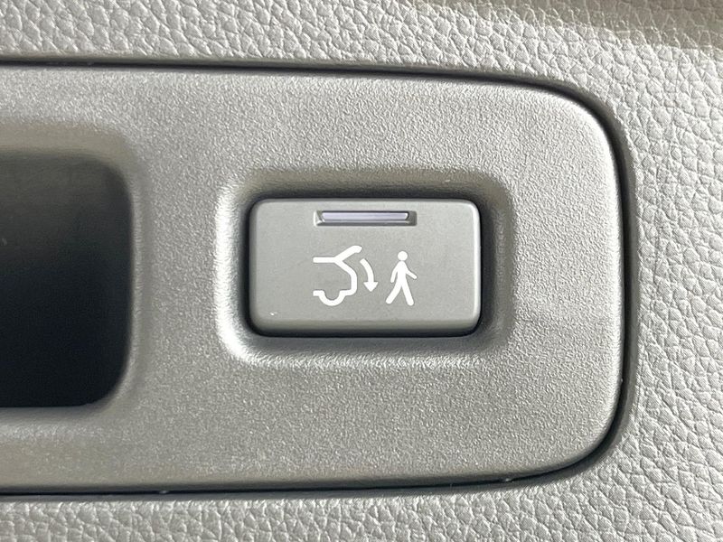 2022 Honda Vezel 6AA-RV6 (UW-6a6d658f64ed3)[13]