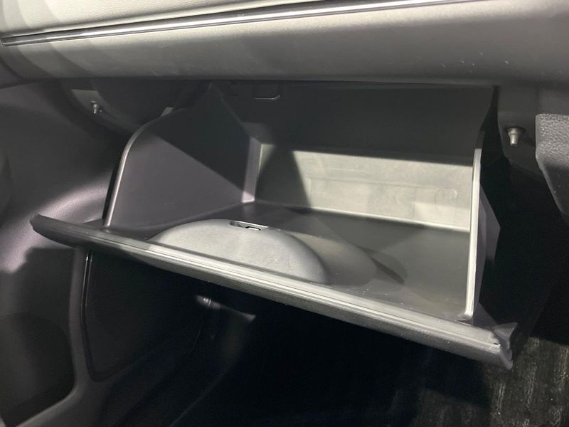 2022 Honda Vezel 6AA-RV6 (UW-6a6d658f64ed3)[19]
