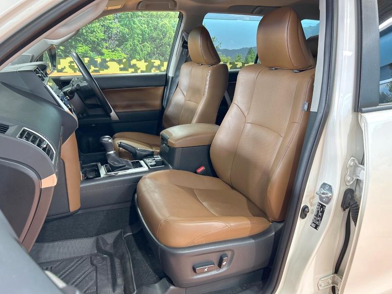 2021 Toyota Land Cruiser Prado 3BA-TRJ150W (UW-6a6d65b775ce8)[26]