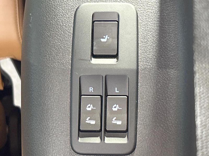 2021 Toyota Land Cruiser Prado 3BA-TRJ150W (UW-6a6d65b775ce8)[24]