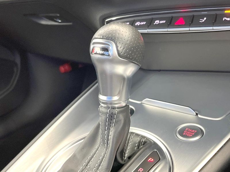 2017 Audi TT Coupe ABA-FVCHHF (UW-6a6d65c4ad87b)[19]