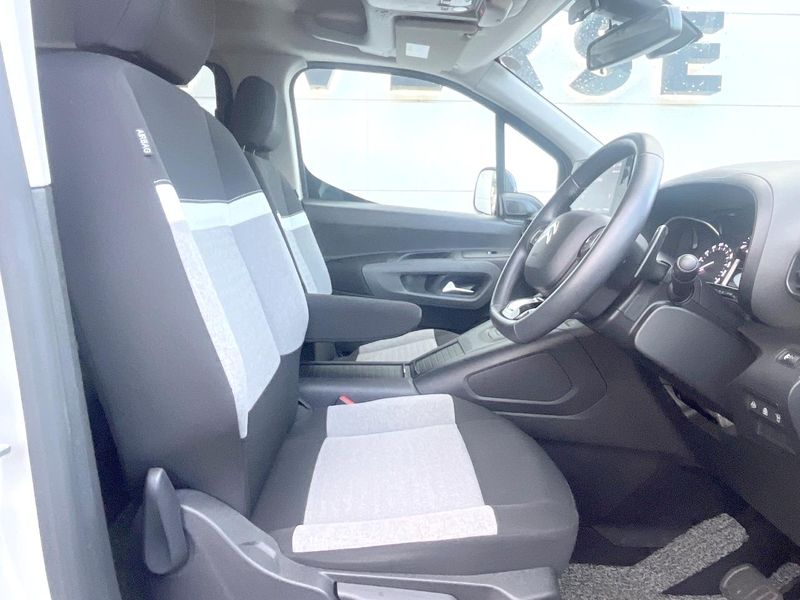 2023 Citroen Berlingo 3DA-K9CYH01L (UW-6a6d65d5960ab)[7]