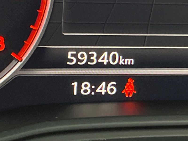 2016 Audi A4 ABA-8WCYRF (UW-6a6d65db055dc)[2]
