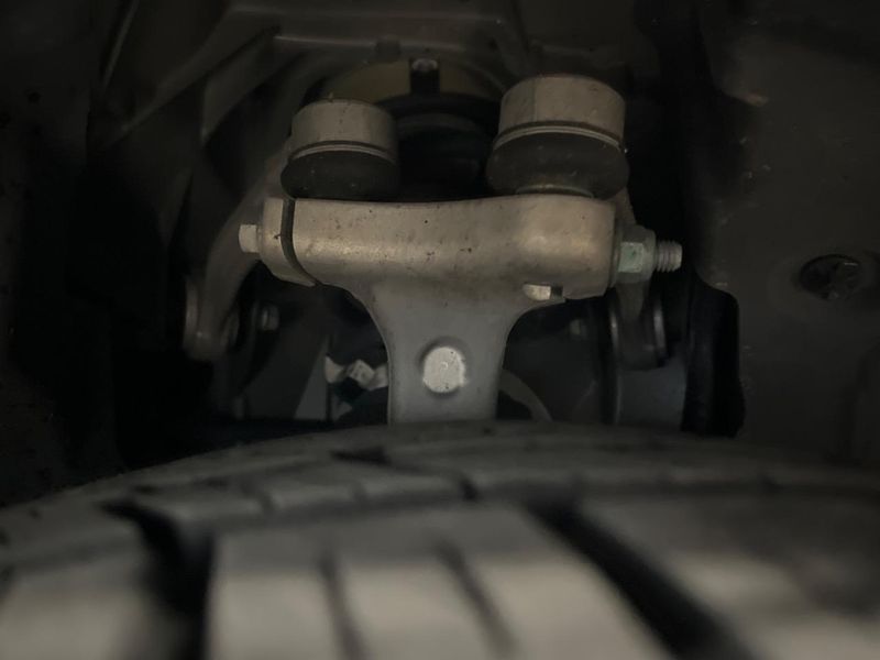 2016 Audi A4 ABA-8WCYRF (UW-6a6d65db055dc)[11]