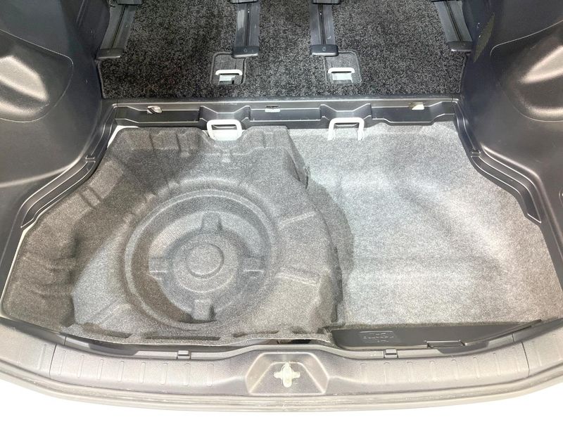 2018 Toyota Voxy DBA-ZRR80W (UW-6a6d661085627)[24]