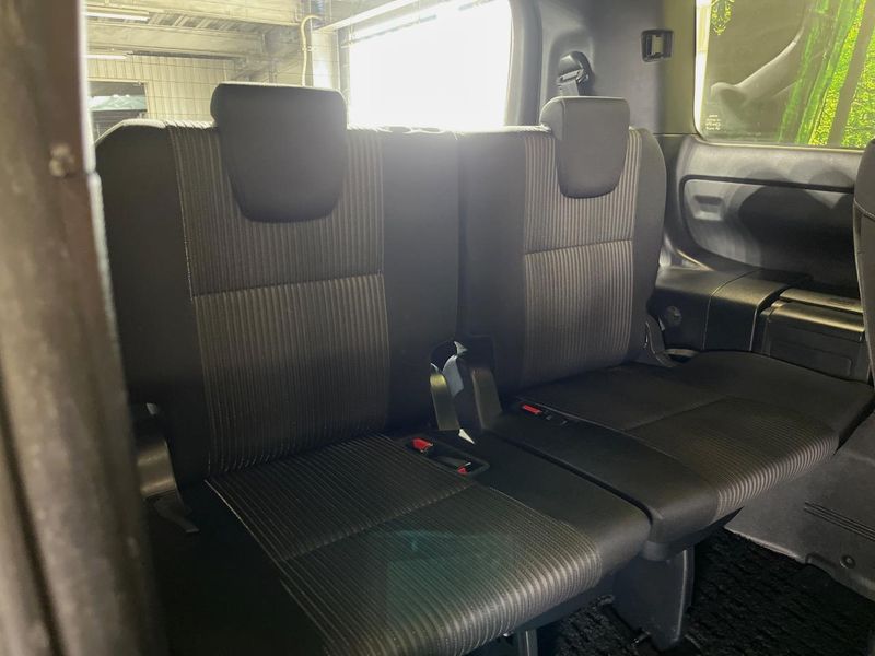 2019 Toyota Voxy DBA-ZRR80W (UW-6a6d66134f345)[16]
