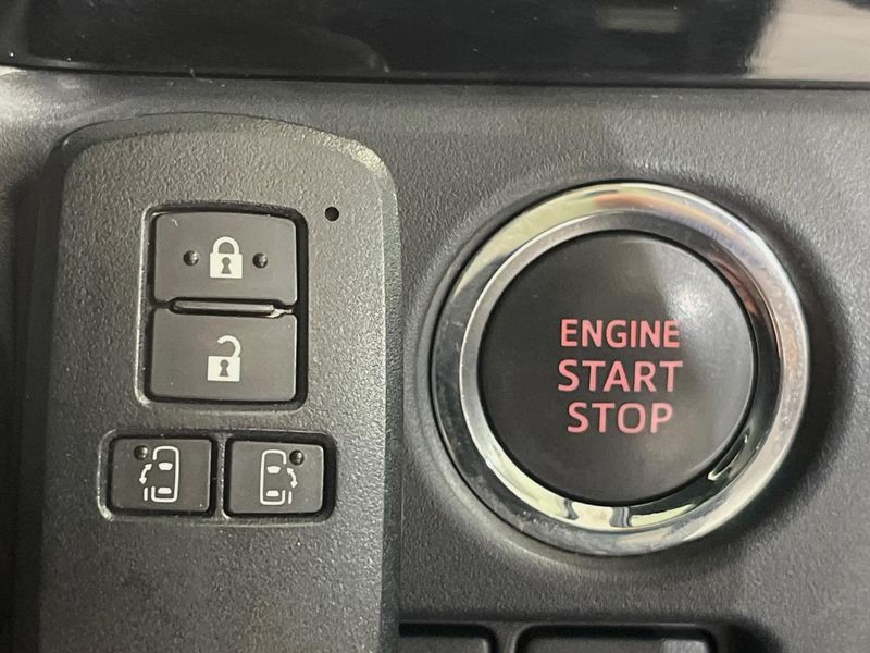 2019 Toyota Voxy DBA-ZRR80W (UW-6a6d66134f345)[25]