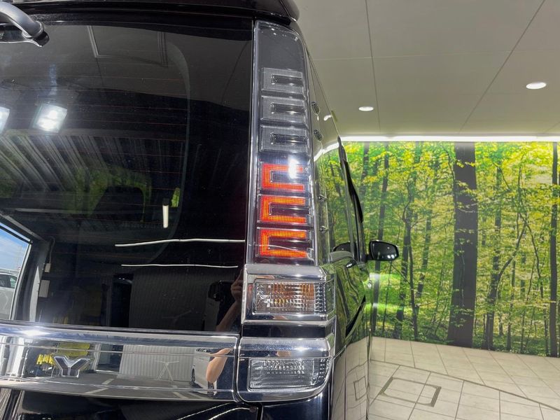 2019 Toyota Voxy DBA-ZRR80W (UW-6a6d66134f345)[8]
