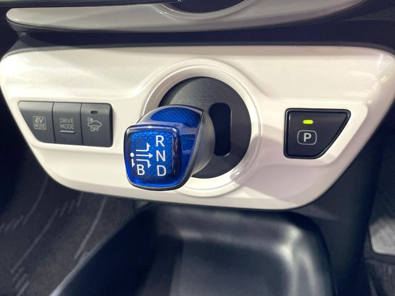 2017 Toyota Prius DAA-ZVW50 (UW-6a6d663601f3a)[19]