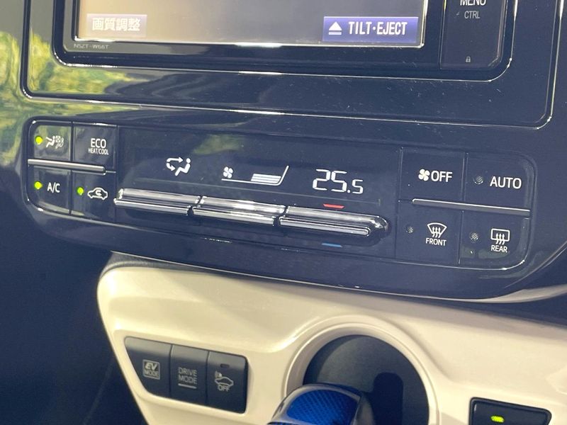 2017 Toyota Prius DAA-ZVW50 (UW-6a6d663601f3a)[17]