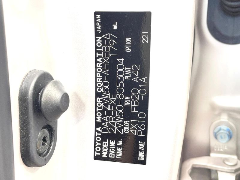 2017 Toyota Prius DAA-ZVW50 (UW-6a6d663601f3a)[1]
