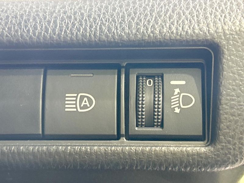 2023 Toyota Prius 6AA-ZVW60 (UW-6a6d66421029b)[19]