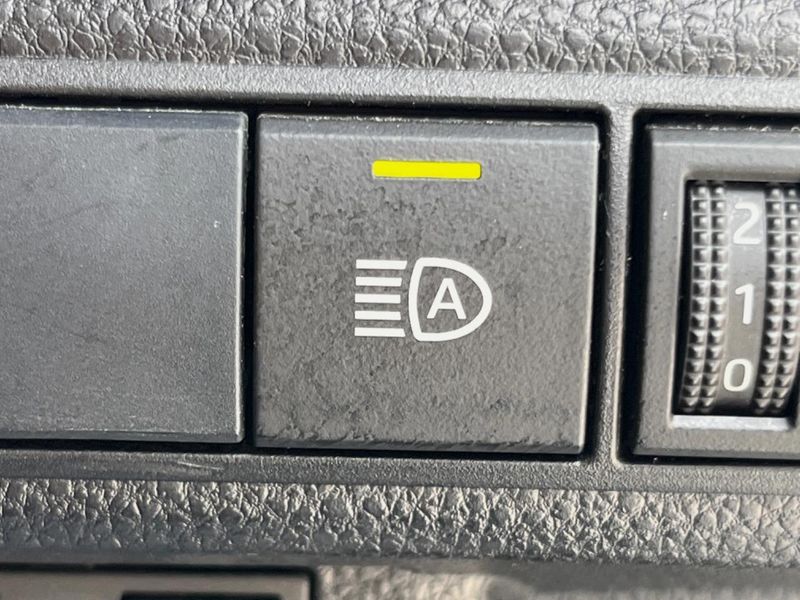 2019 Toyota Corolla Touring 6AA-ZWE211W (UW-6a6d6645d42d4)[6]