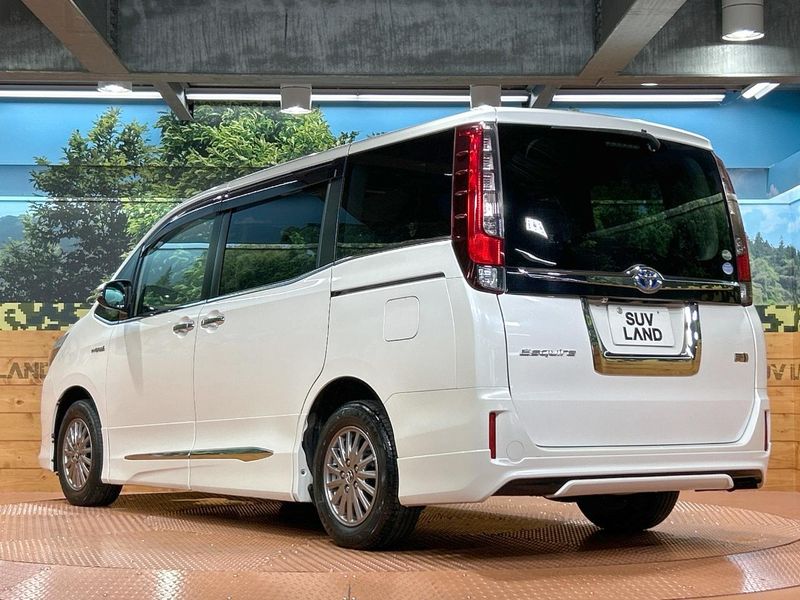 2016 Toyota Esquire DAA-ZWR80G (UW-6a6d664d1df89)[12]