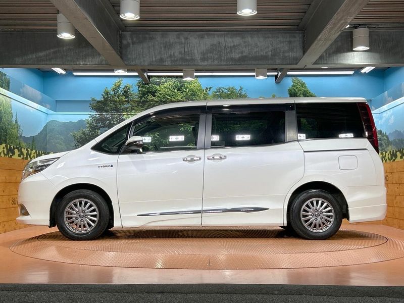 2016 Toyota Esquire DAA-ZWR80G (UW-6a6d664d1df89)[11]