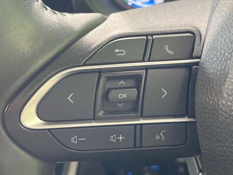 2023 Toyota Voxy 6AA-ZWR90W (UW-6a6d6657816ef)[21]