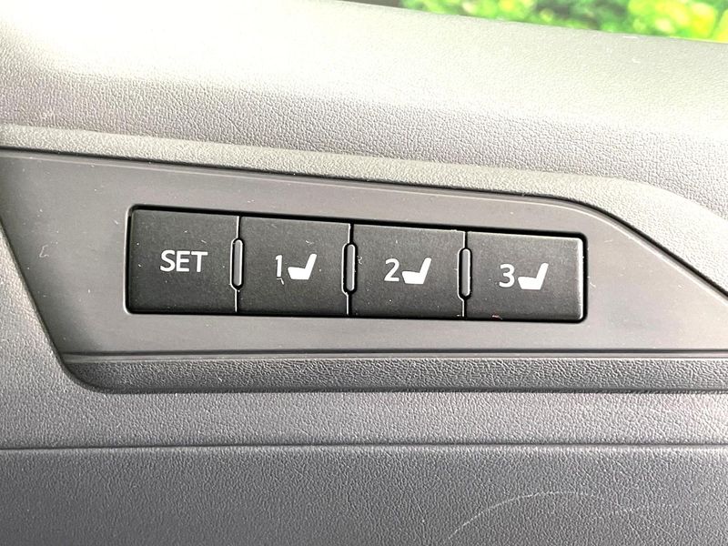 2022 Toyota Alphard 3BA-AGH30W (UW-6a6eb3b43897f)[12]